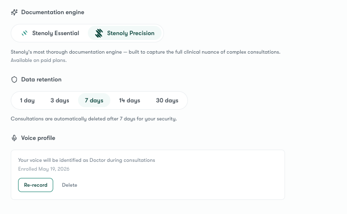Stenoly per-session settings panel with AI model selection (Stenoly Essential or Precision), retention policy and voice profile controls.